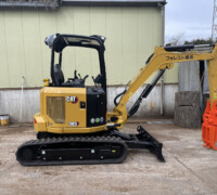 弊社で導入している重機です。